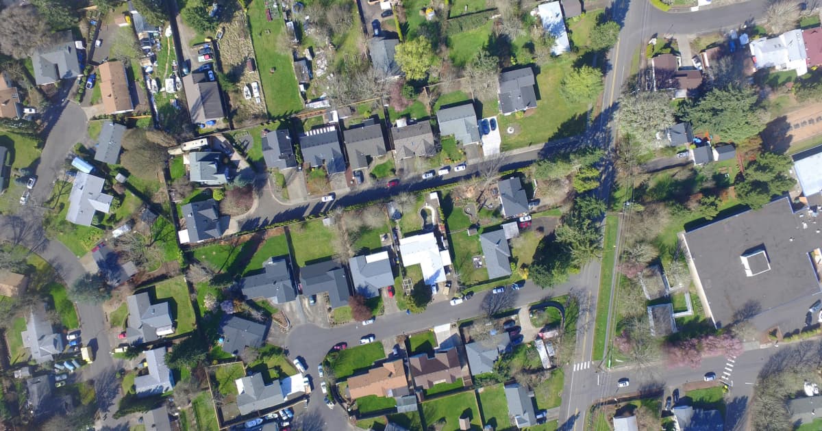 Custom Railings Address Performance Gaps That Standard Systems Overlook